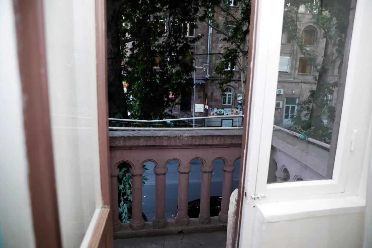 Cozy Apartment On Republic Square Jereván Kültér fotó
