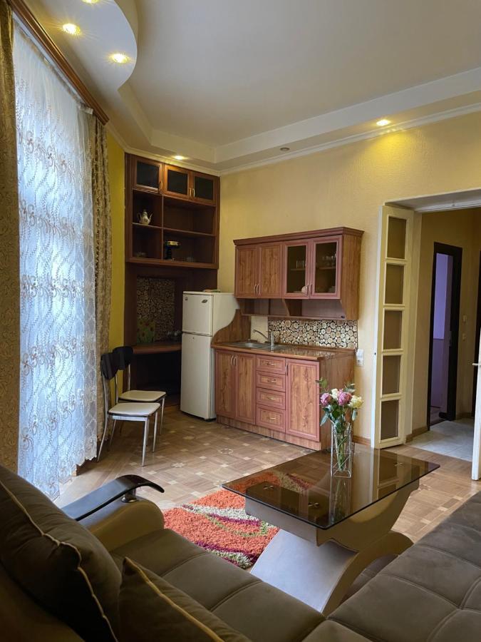Cozy Apartment On Republic Square Jereván Kültér fotó