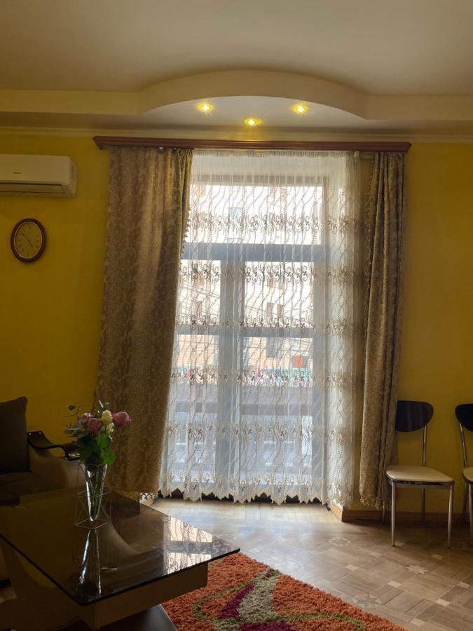 Cozy Apartment On Republic Square Jereván Kültér fotó